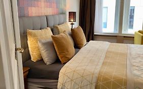 Amsterdam 4 Holiday Guestrooms